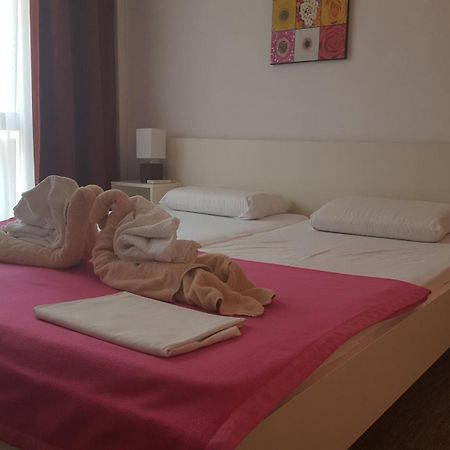 Guest House Zeba & Riviera Šilo Extérieur photo