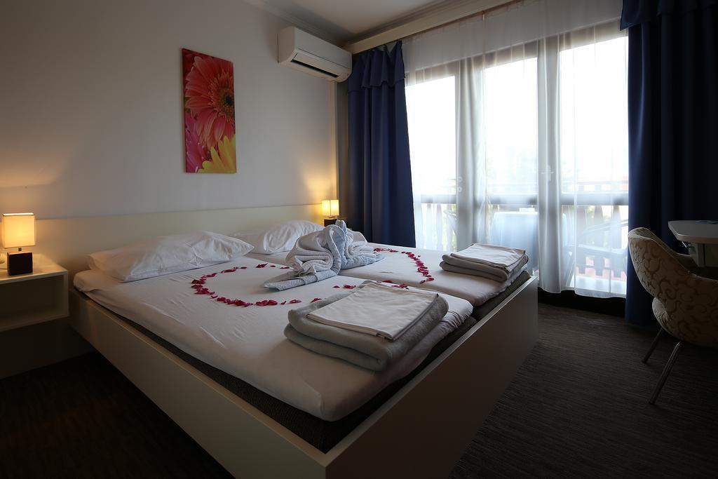 Guest House Zeba & Riviera Šilo Extérieur photo
