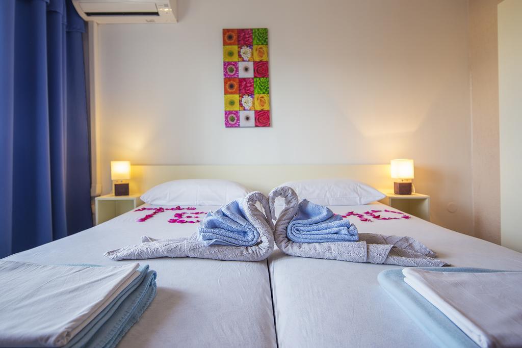 Guest House Zeba & Riviera Šilo Extérieur photo