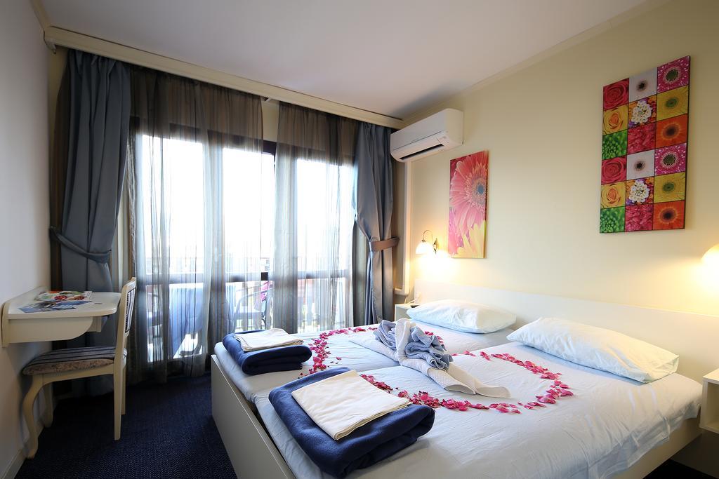 Guest House Zeba & Riviera Šilo Extérieur photo