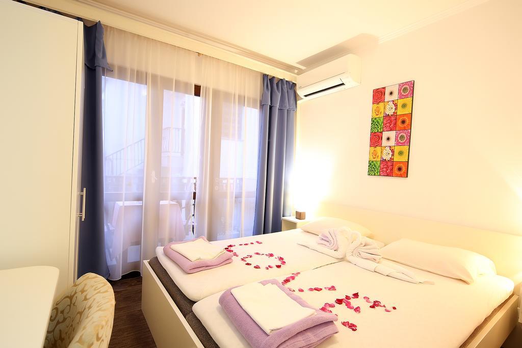 Guest House Zeba & Riviera Šilo Extérieur photo