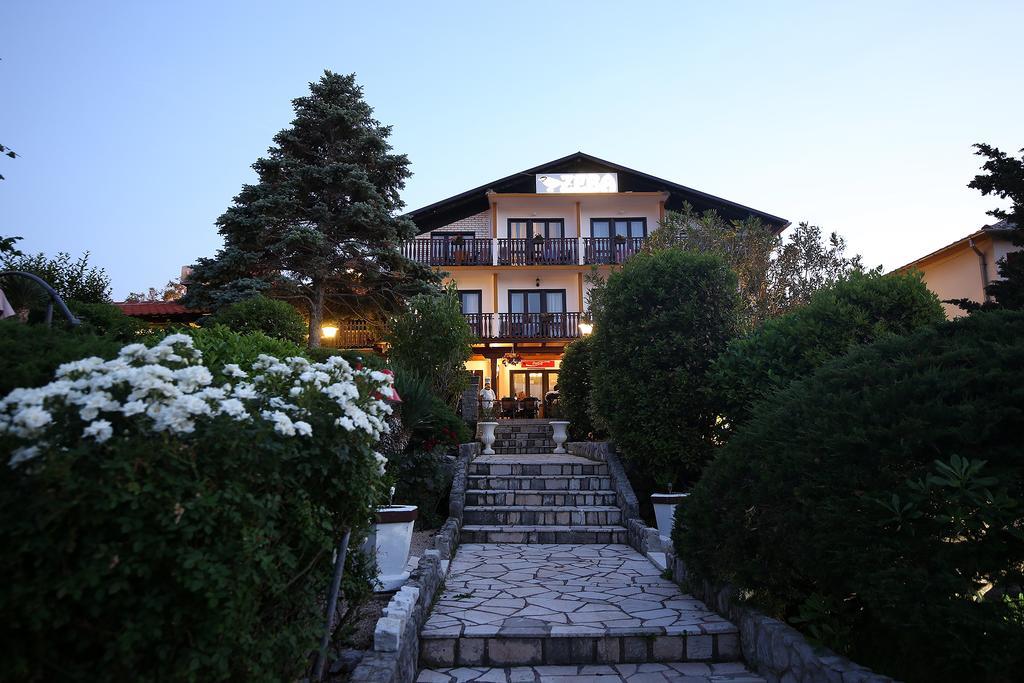 Guest House Zeba & Riviera Šilo Extérieur photo