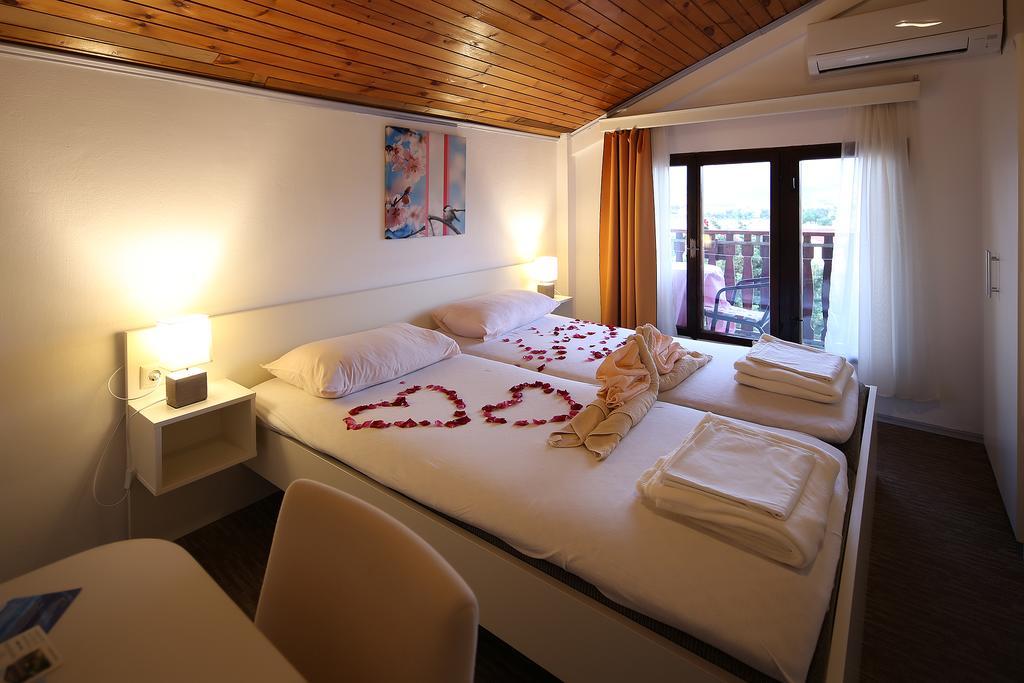 Guest House Zeba & Riviera Šilo Extérieur photo