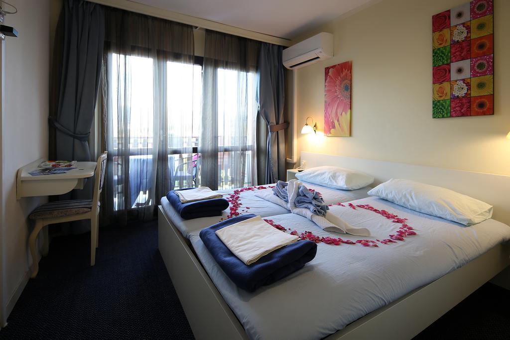 Guest House Zeba & Riviera Šilo Extérieur photo