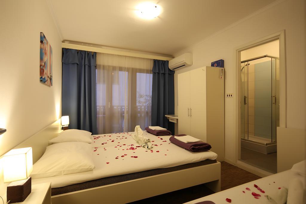 Guest House Zeba & Riviera Šilo Extérieur photo
