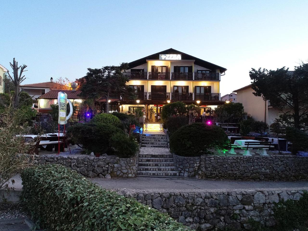 Guest House Zeba & Riviera Šilo Extérieur photo